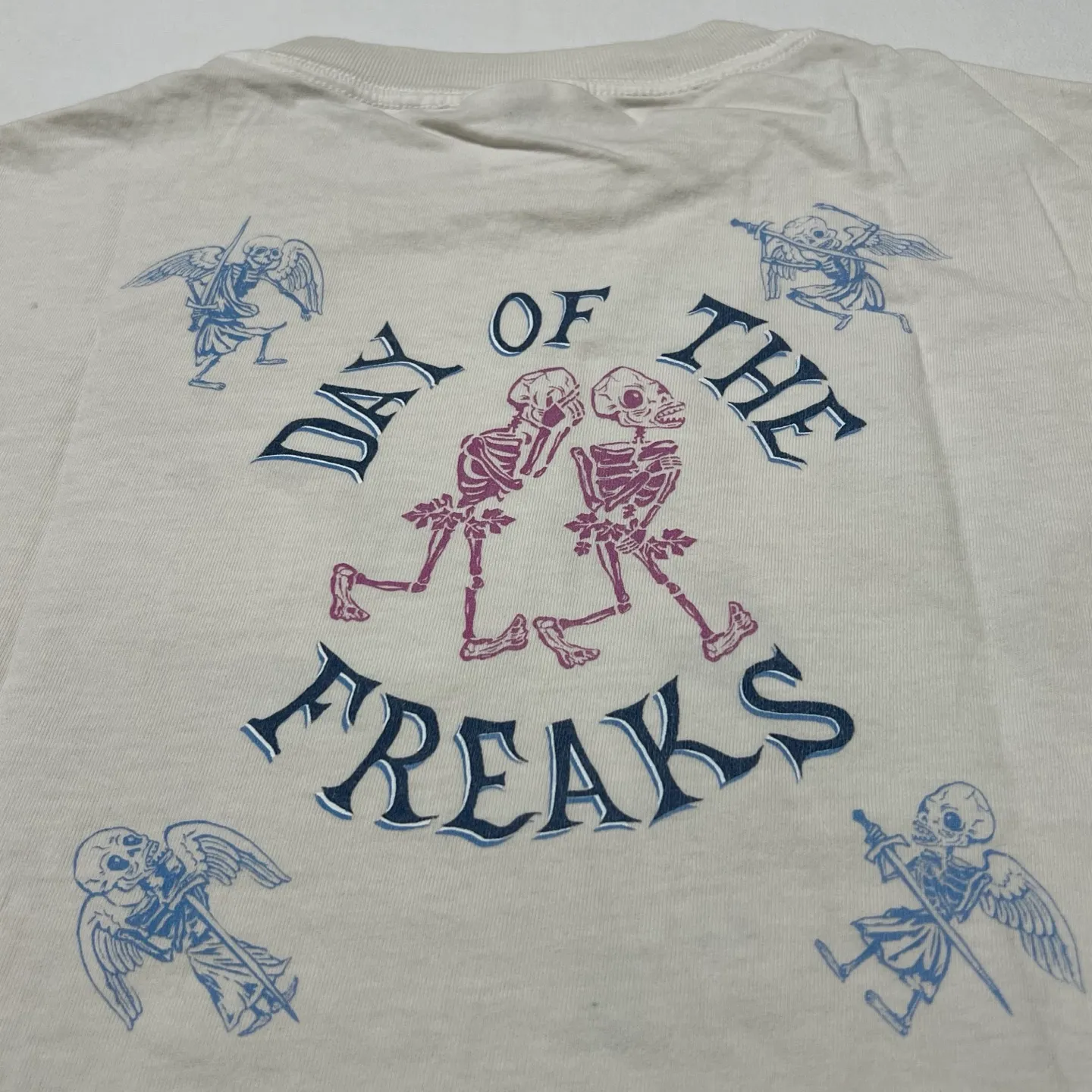 SAINT Mxxxxxx SS TEE/DAY OF THE FREAKS/WHT Monster Day/Monster Illustration Short Sleeve Off-White S-XL Same as the original version OE yarn cylinder without side seam fabric Top printing technology Zero difference restoration ZP Complete copy matching Main mark/wash mark/cherub mark complete